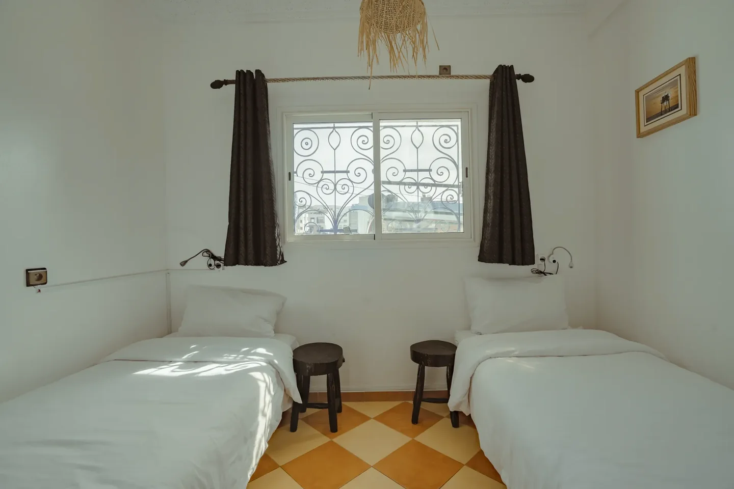 twin bed room olas surf camp